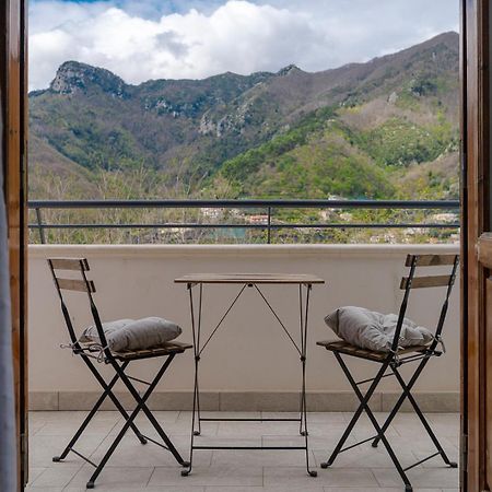 Tra I Monti Tramonti Exterior foto