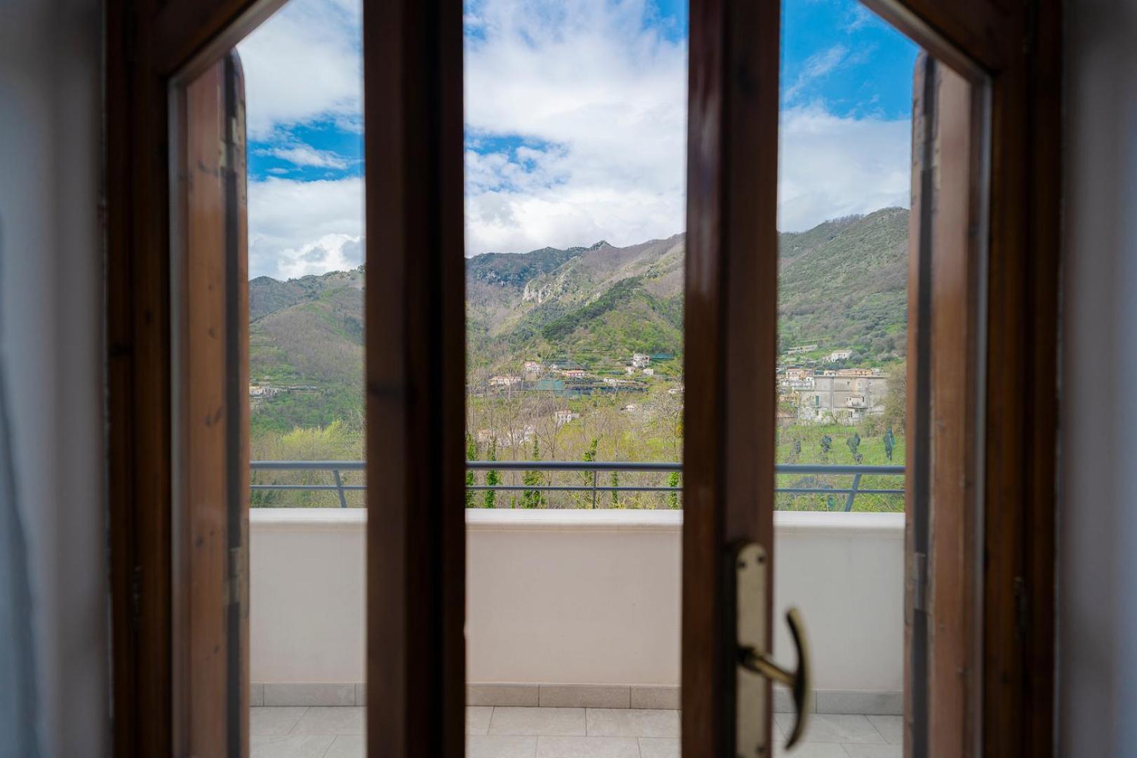 Tra I Monti Tramonti Exterior foto